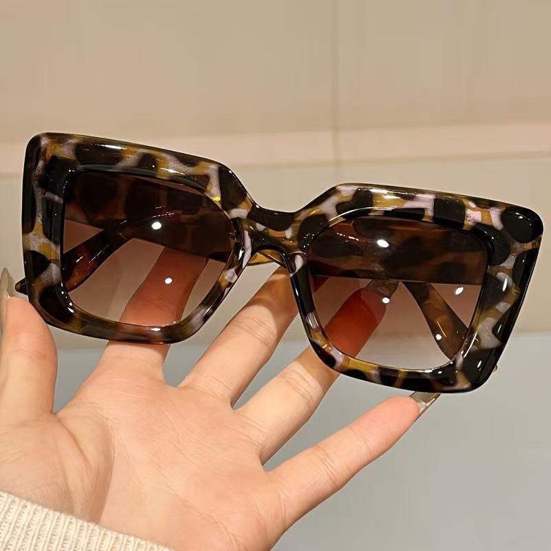 Chic Square Frame Women's Sunglasses - European & American Fashion, UV Protection, Large Frame