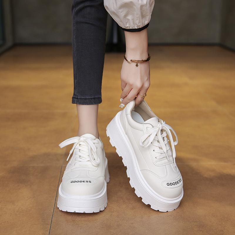 Thick-soled heightening little white shoes for women, small super fire soft leather muffin shoes 2025 new spring and autumn student fashion board shoe