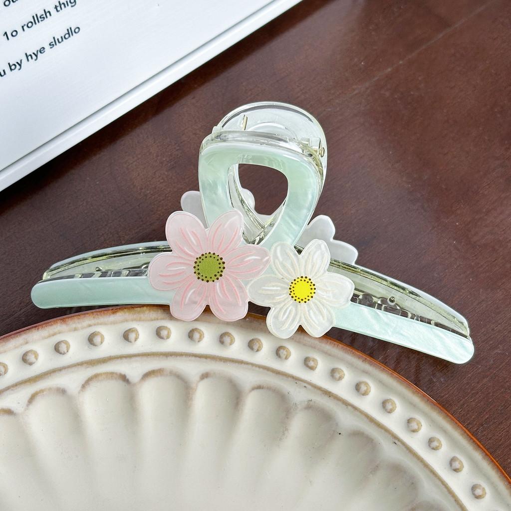 Color Charming Candy Flower Hair Clutch Clip Versatile Accessory For Use Everyday
