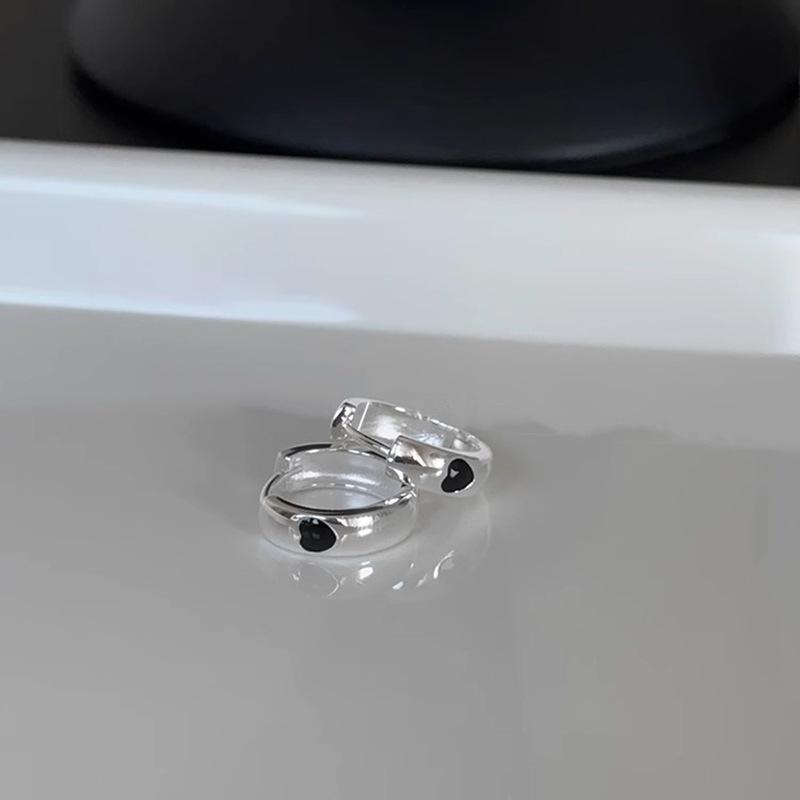 

Black Heart Drop Glaze Earrings Simple Peach Heart Glossy Small Design Fashion Style Affordable Dainty Durable Alloy Women s Daily Earrings