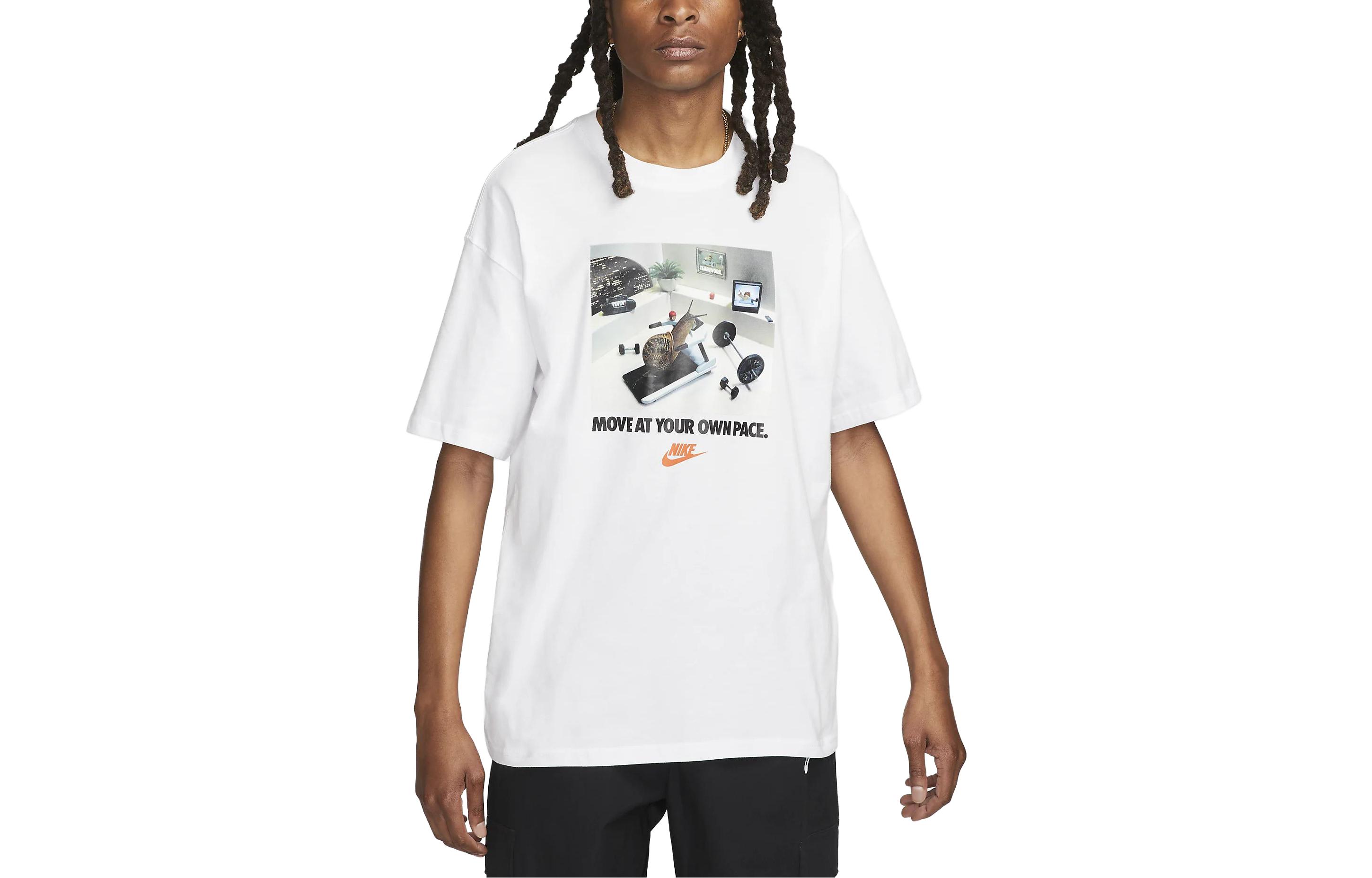 

Nike T Shirts Men s White Crew Neck Moderate Straight Fit FB9823-100 S