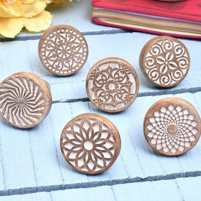 6 Pieces Wooden Cabinet Knobs, Boho Drawer Pulls, Round Floral Knobs for Dresser, Polished Brown