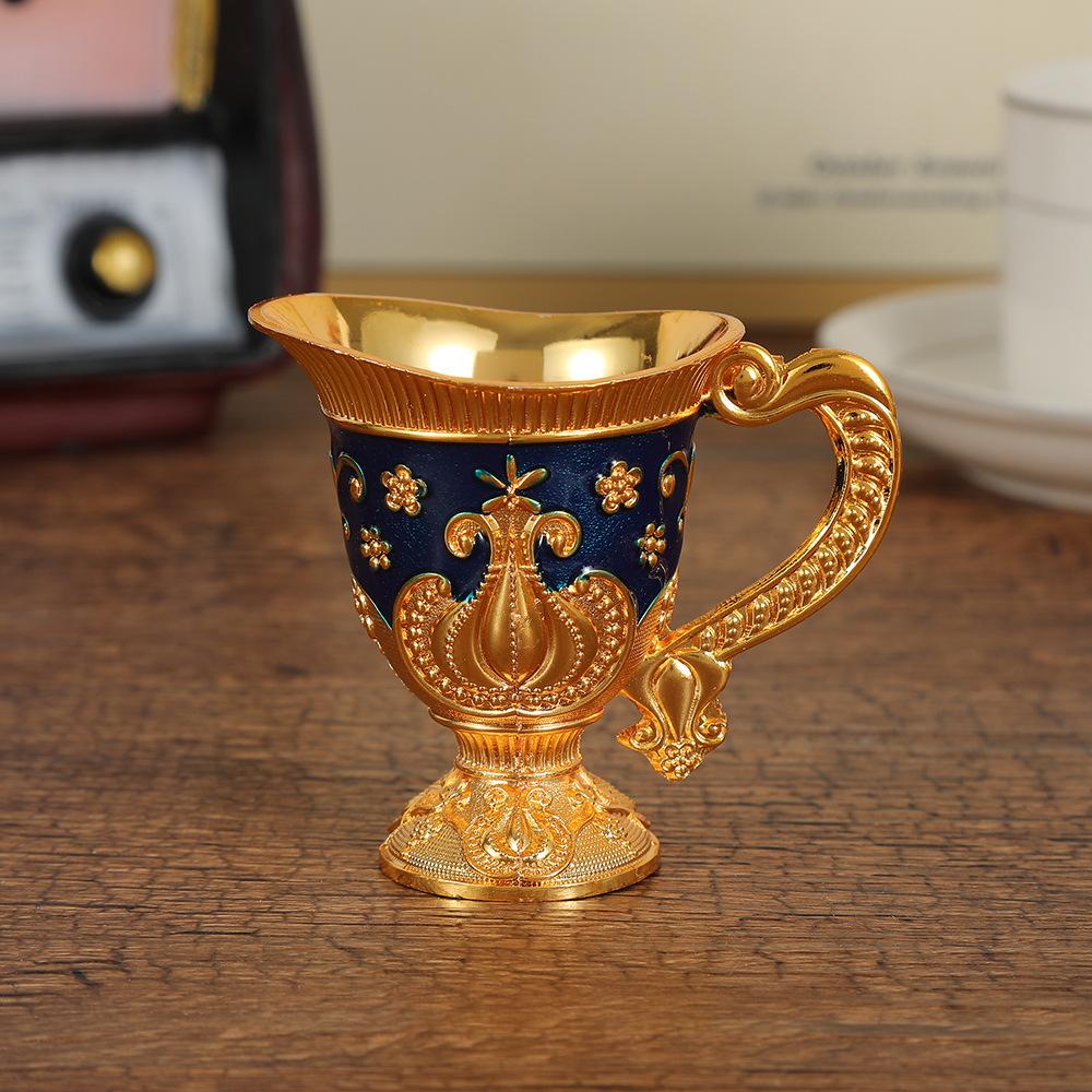 Golden handle cup, one cup Baijiu cup with handle, palace style, high-end restaurant wine cabinet decoration ornament