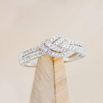 Senso del design a spirale filettata, Senso avanzato, Anello versatile a doppio strato, Anello temperamento rivista micro-incastonatura