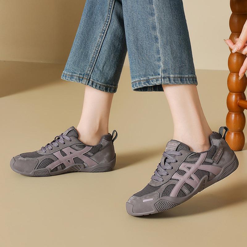 2026 Spring Women's Retro Color Block Lightweight Mesh Training Shoes - Breathable, Soft Sole, Fashionable and Casual.