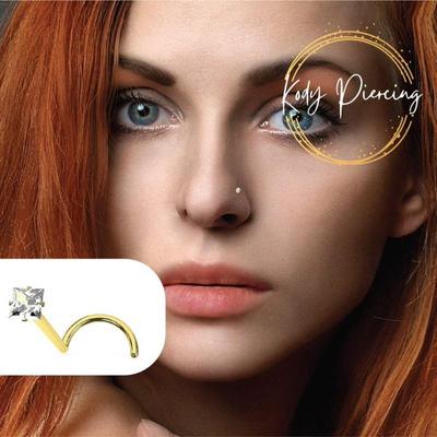 KODY PIERCING 9K GOLD Gebogener Ohrstecker, verziert mit 1,5 mm quadratischem Zirkon