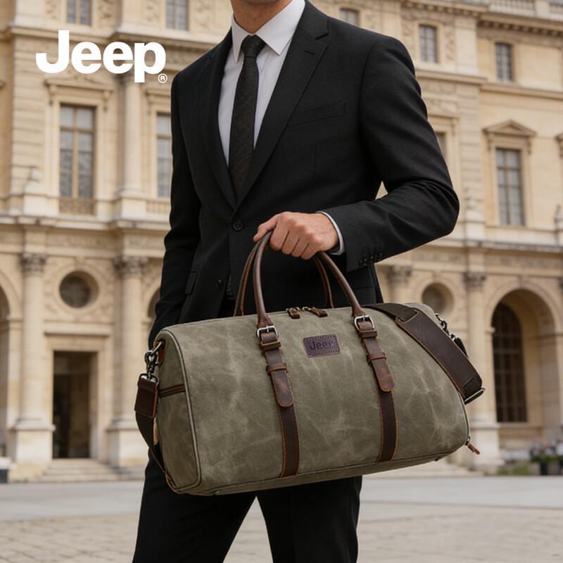 

JEEP Large Capacity Travel & Sports Messenger Bag