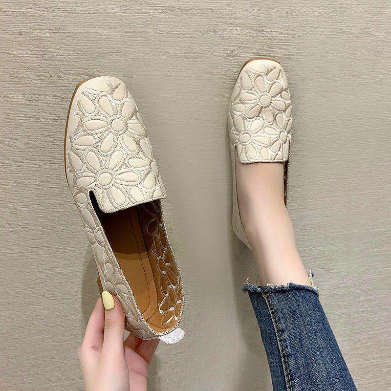Hollow hole single shoes women's flat bottom fat wide fat feet mother shoes loafers large size ladyshoes Doudou shoes