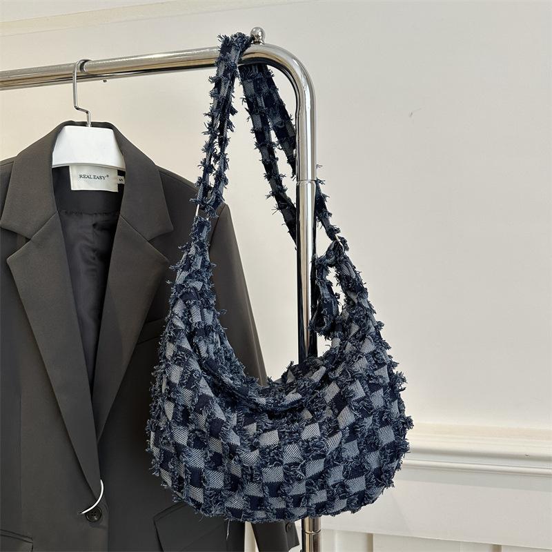 

Casual bag women s 2025 new messenger bag super fire denim shoulder bag large capacity commuter dumpling bag темно-синий