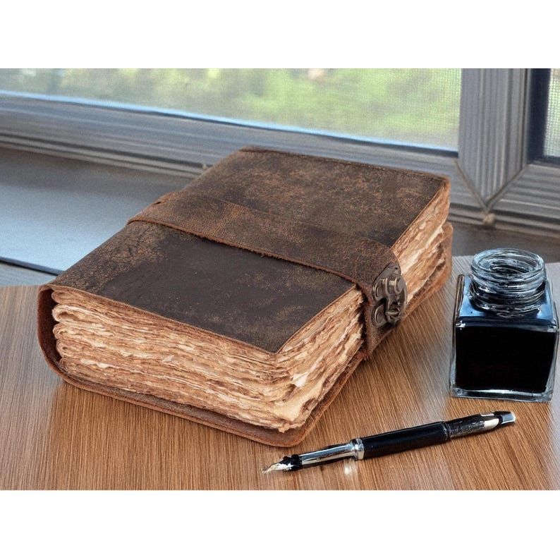 

Персонализированный кожаный журнал в винтажном стиле - Пустой блокнот для письма, Личный журнал-гримуар, Дорожный блокнот для письма, Блокнот 10 x 7 in