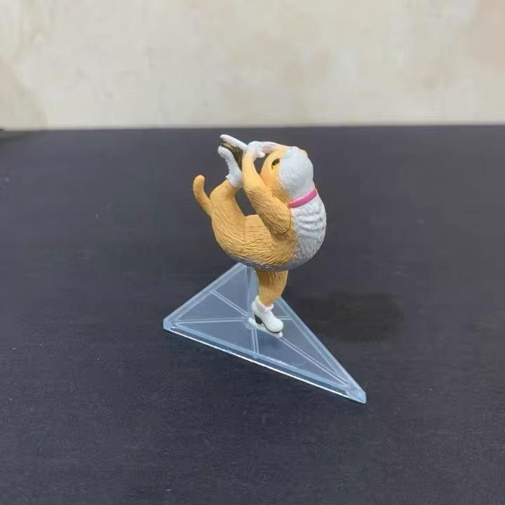 Skating Cat Gashapon Toys Grey Orange Calico Creative Lovely Figure Model Decoration Ornaments Cat Toys