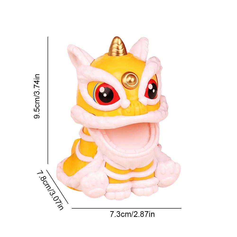 Chinesischer Stil Glücksbringendes Tanzender Löwe Modell Solarbetrieben Hände Schüttelnd Glückskatze Reichtum Winke Figuren Handwerk Heimdekoration