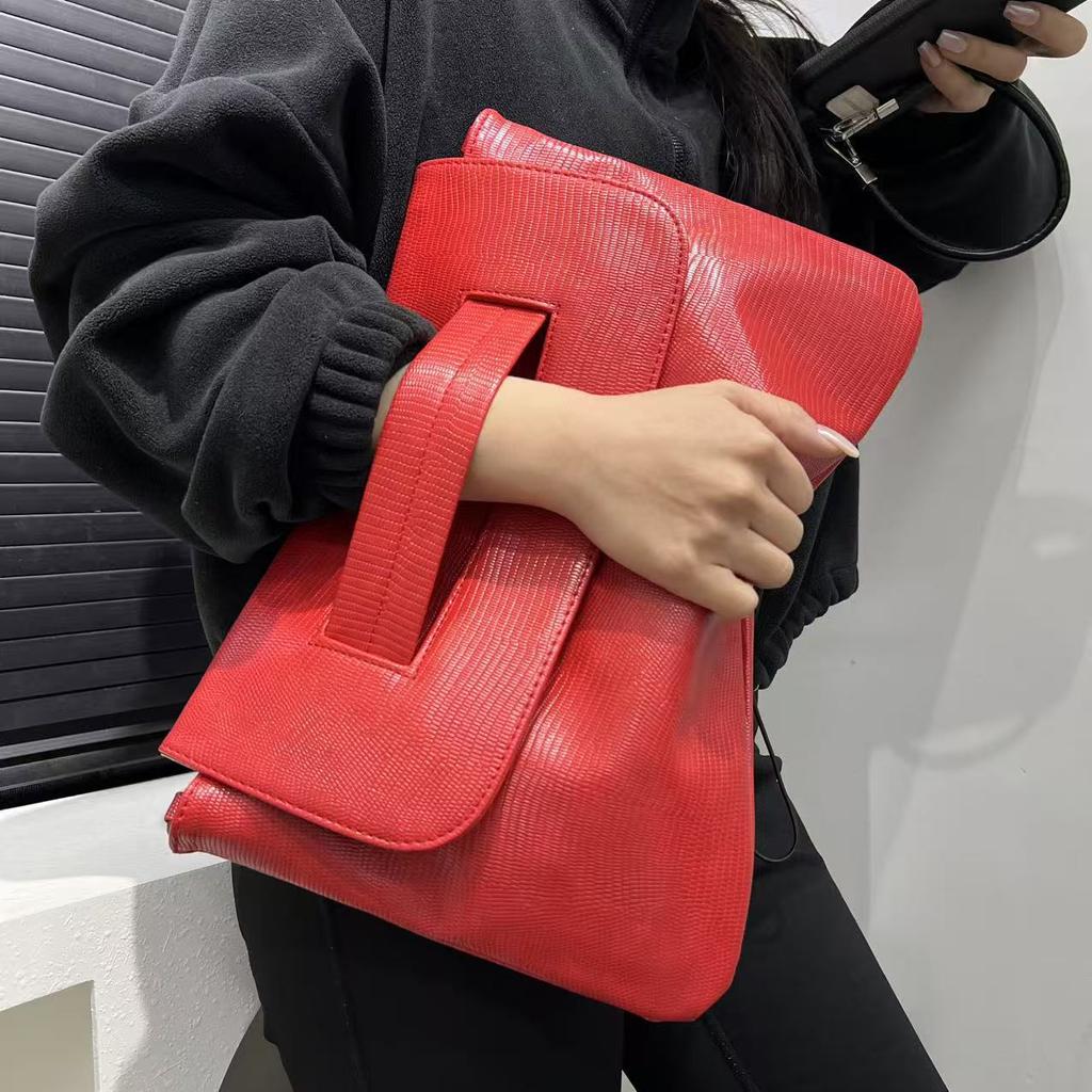 Ladies' Fashion Handbag with Fine Serpentine Pattern High Capacity Retro New Document Storage Bag