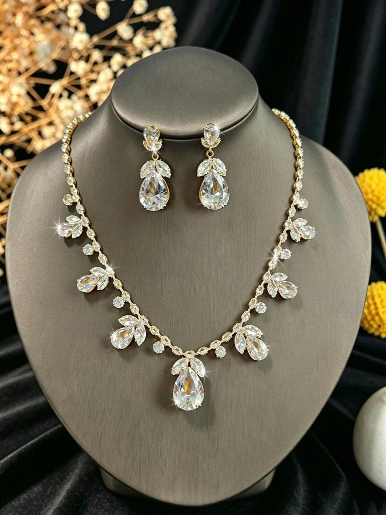 Elegant Crystal Necklace & Earrings Set for Weddings and Banquets