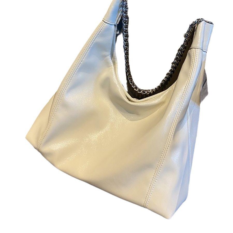 Chain Tote Bag Large Capacity Crossbody Bag Stylish Commuter Women's Bag Soft Leather Shoulder Bag