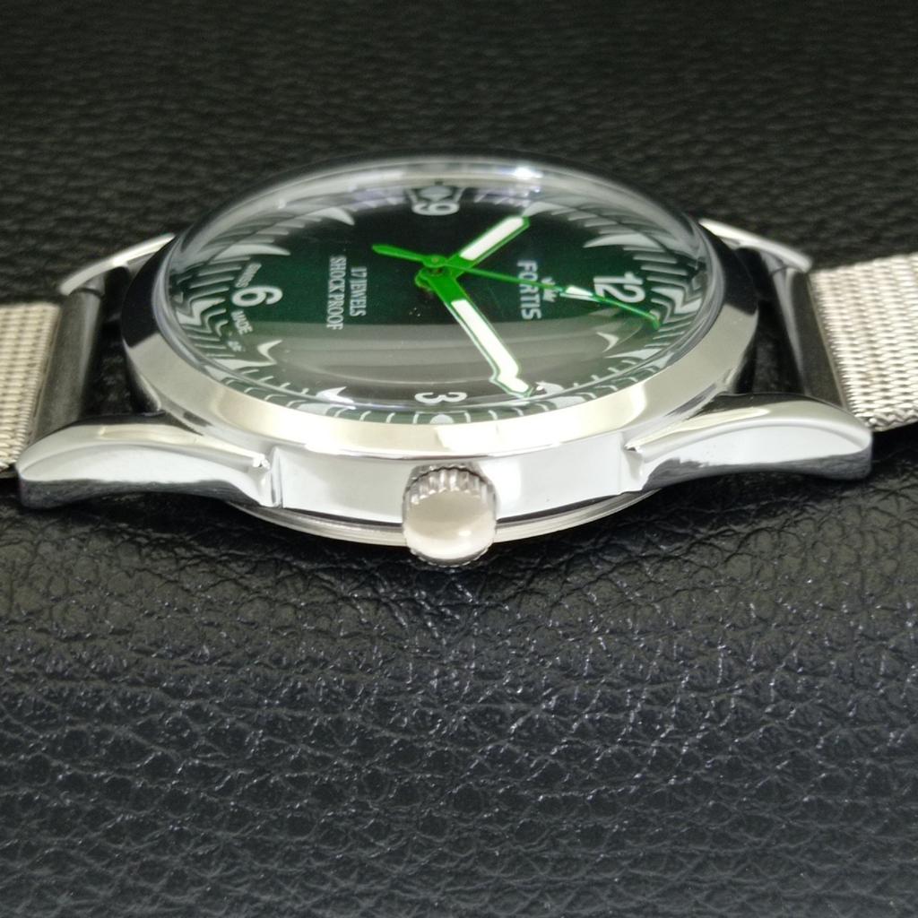 HAND-WINDING VINTAGE SWISS MENS REFURBISHED GREEN COLOR DIAL WATCH a700996-5 R205a-a700996