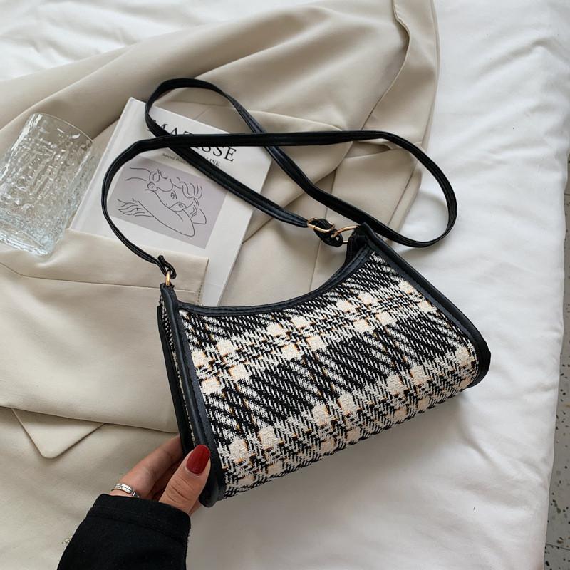 Stylish Urban Chic Quilted Handbag Soft Polyester Shoulder Bag For Women