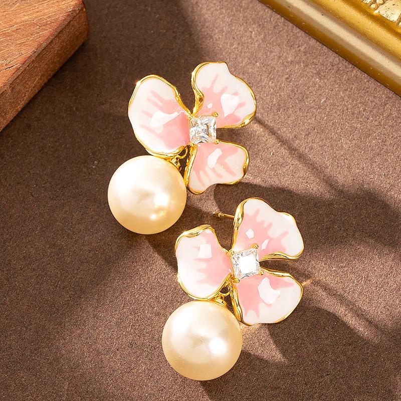 French gentle temperament lady style enamel oil drop petal pearl earrings light luxury simple high sense fairy earrings