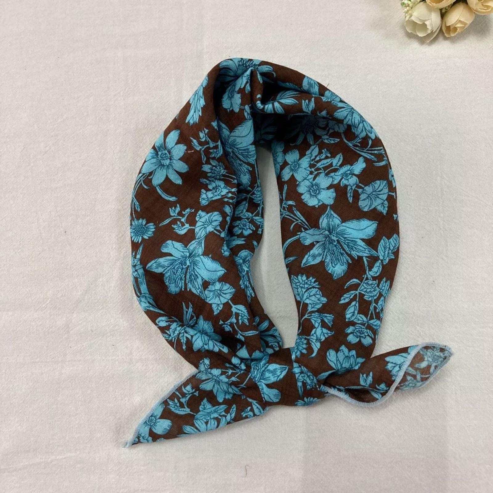 

Square Printed Head Scarf Bandana Lightweight Soft Fabric Hair Wrap Neck Scarf Versatile Use Fashion Accessory for Various Styles One Size