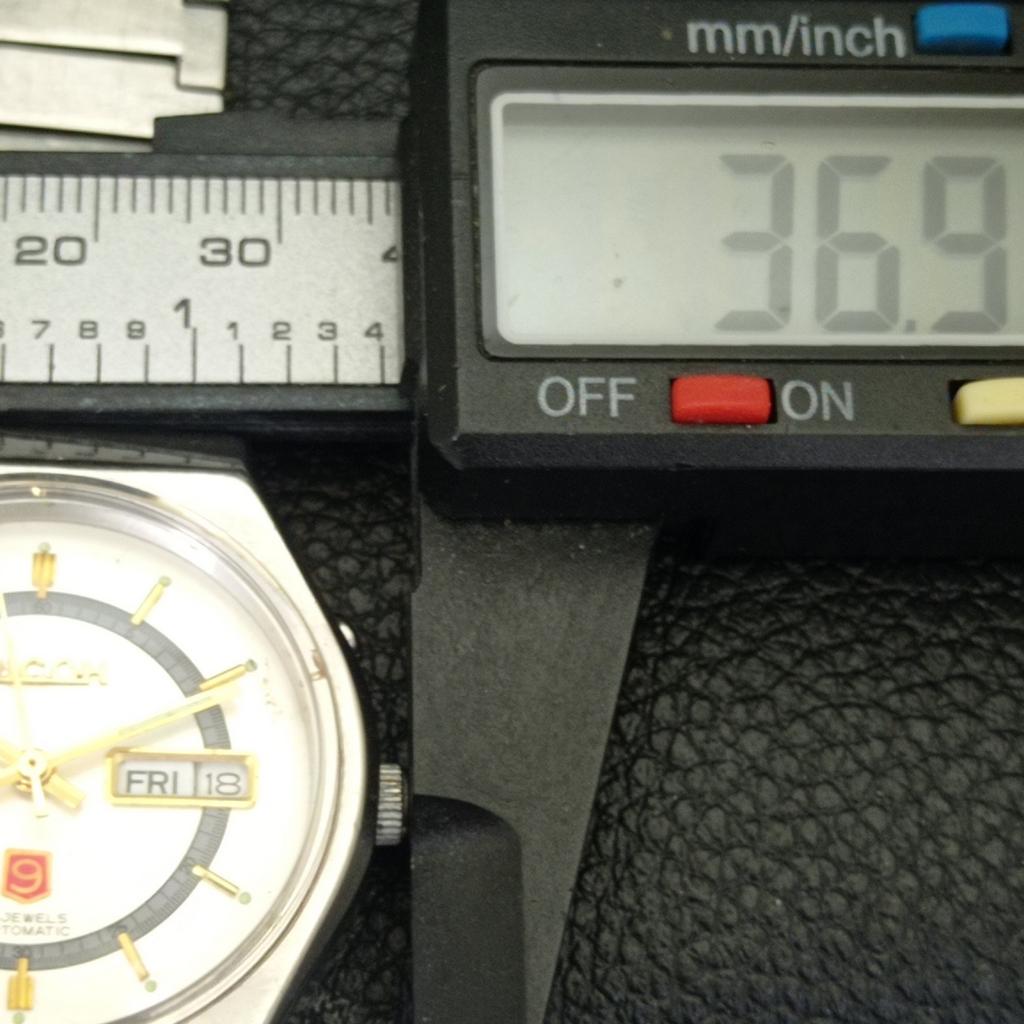 RICOH R31 AUTOMATIC VINTAGE JAPAN MENS SILVER COLOR DIAL WATCH a701925-5 R207-a701925