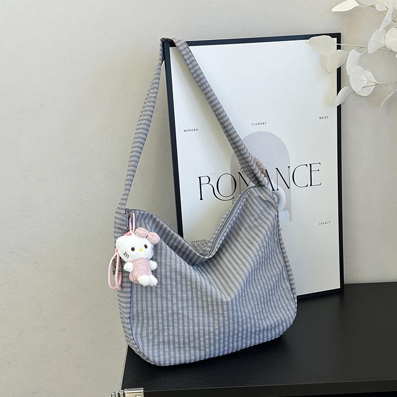 Summer Popular Simple, Lightweight and Versatile Daily Practical Students Commute To Class Large Capacity Shoulder Armpit Bag