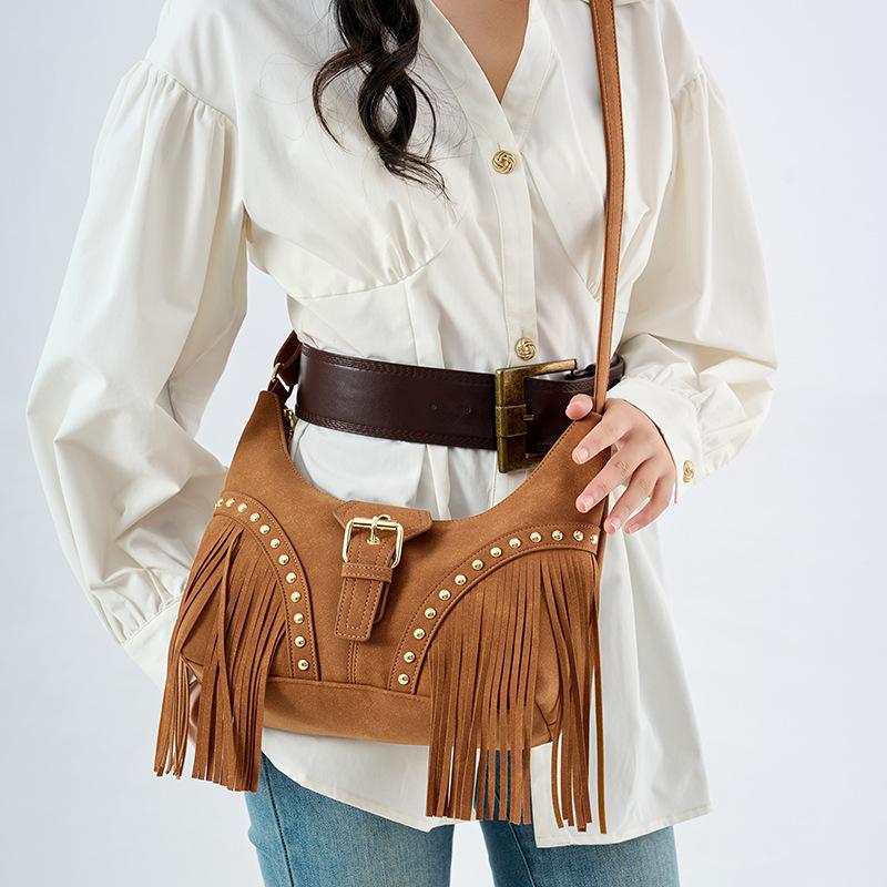 Summer Niche Retro Hot Girl Vintage Rivet Commuting Versatile Single-shoulder Crossbody Underarm Bag