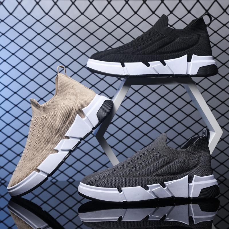 Nya andningsbara löparskor vinter enpedal herr sportskor mode flugvävda herrskor