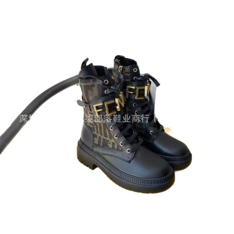 Metal Letter Lace-up Slim Leather Retro Versatile Locomotive Boots 2025 Autumn Thick-soled Martin Boots