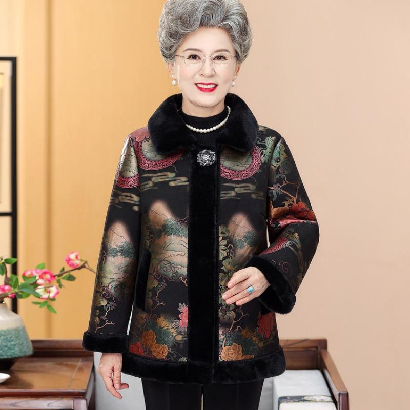 Mom's winter coat is piled and thickened with fur. Middle-aged women's clothing and winter new warm cotton-padded clothes