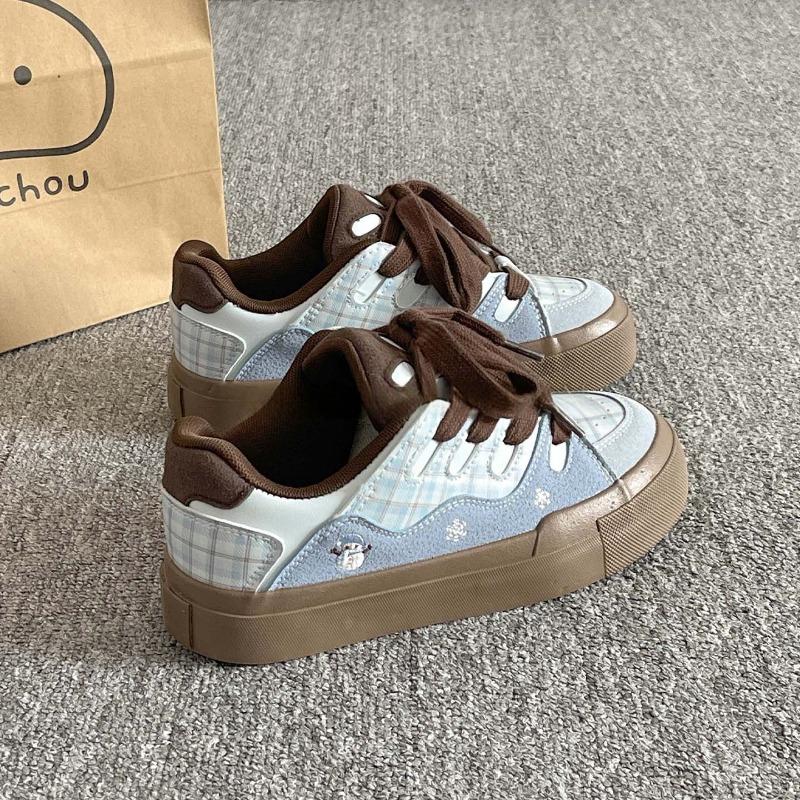 Little White Shoes Women's New Autumn Student Bread Shoes with Skirts Versatile Niche Platform Sports and Leisure Board Shoes