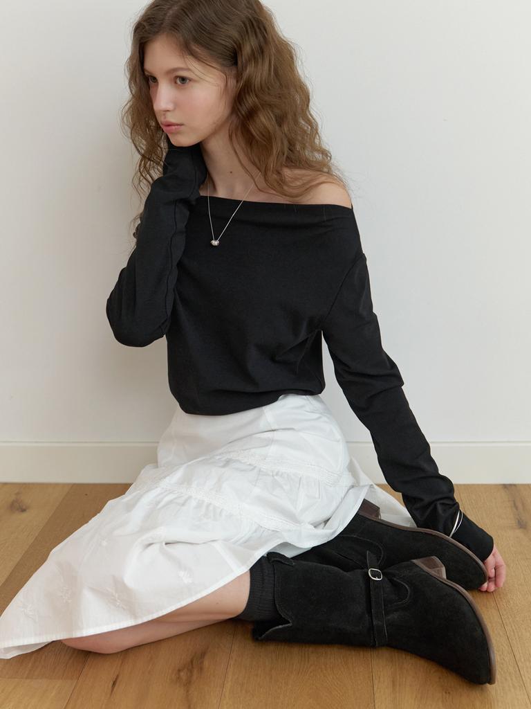 Liel Dona Off Shoulder T-Shirt (Black)