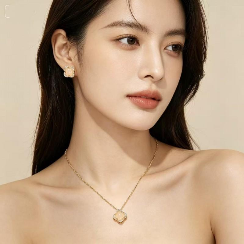 Elegant Four Leaf Clover Cat Eye Stone Earring Necklace Set Women Minimalist Chic Office Wear