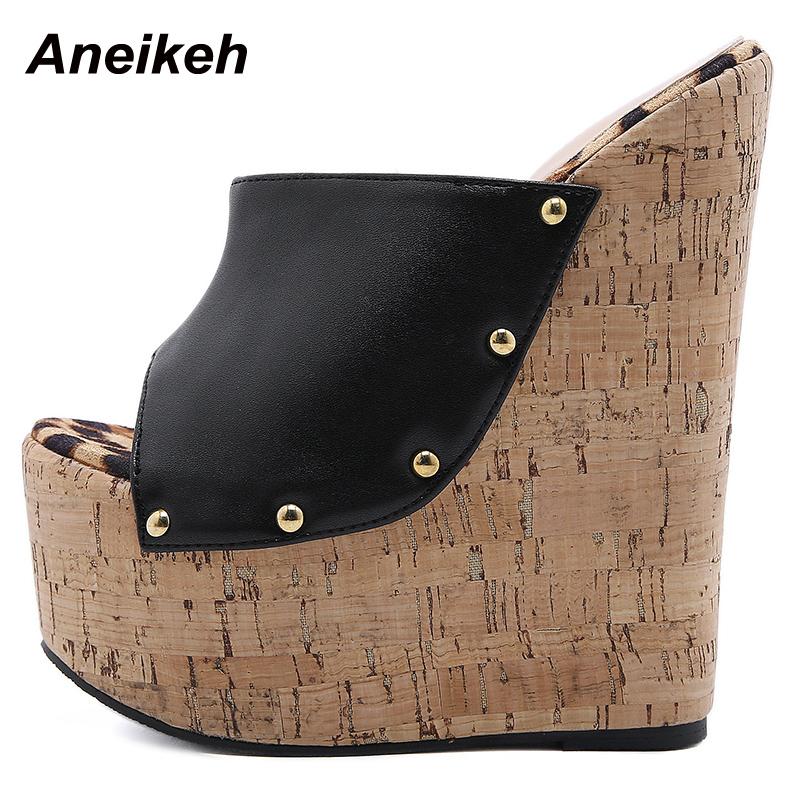 Aneikeh Sandales d'été à bout ouvert Plateforme Talons Super Hauts À enfiler Sandales à Rivets Métalliques Rome Fête Mules pour Femme noir