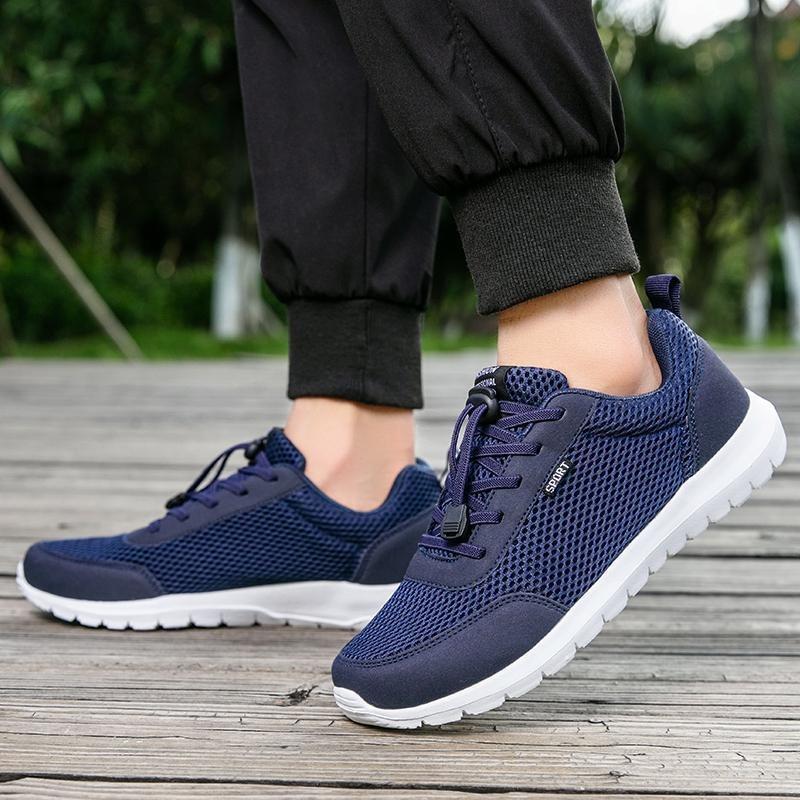New running shoes, travel shoes, soft soles, lightweight men's and women's elderly sports shoes