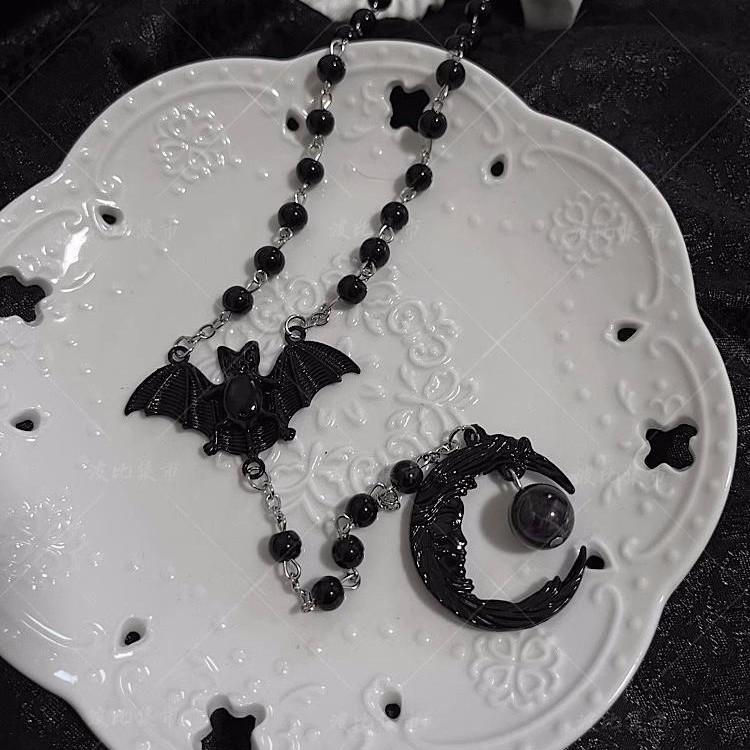 Gotisch Punk Schwarz Vampir Fledermaus Menschliches Gesicht Halbmond Quaste Anhänger Perlenkette Halskette für Damen Herren Halloween Party Schmuck