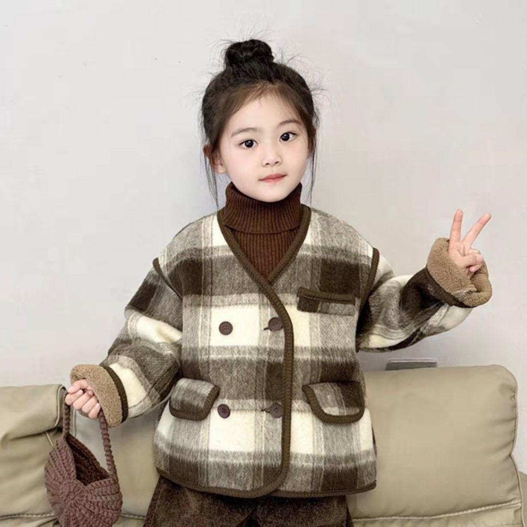 

Девочковый осенне-зимний комплект-тройка в корейском стиле на флисовой подкладке: Аромат Пальто, Свитер, Брюки широкие. Size 120