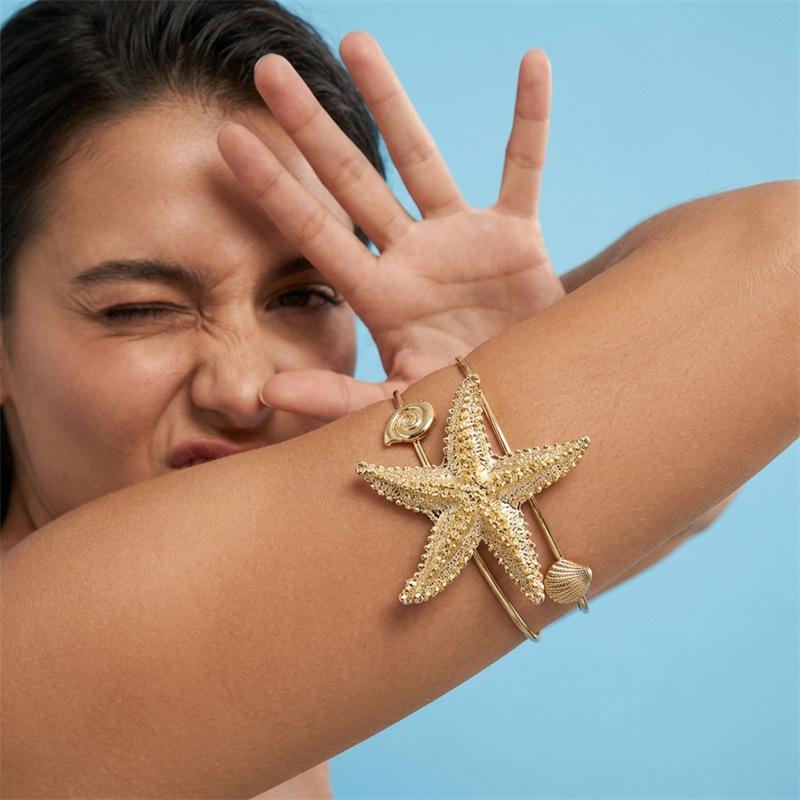 Women's New Vacation-Style Exaggerated Starfish Metal Open Arm Cuff Bracelet Bohemian Beach Versatile Hand Accessory