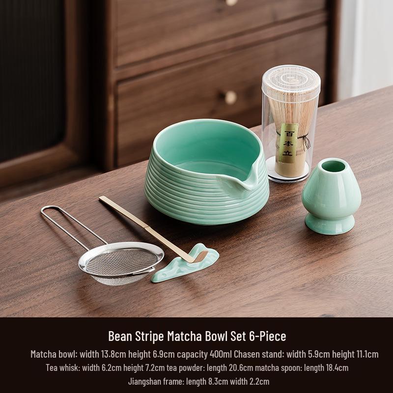 Ręcznie robiona duża japońska ceramiczna miseczka do matchy i zestaw trzepaczki