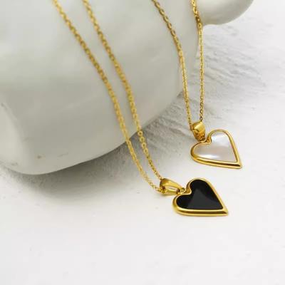 European and American Necklace Love Heart Pendant Collarbone Chain Peach Heart Opal Necklace Personality Trend