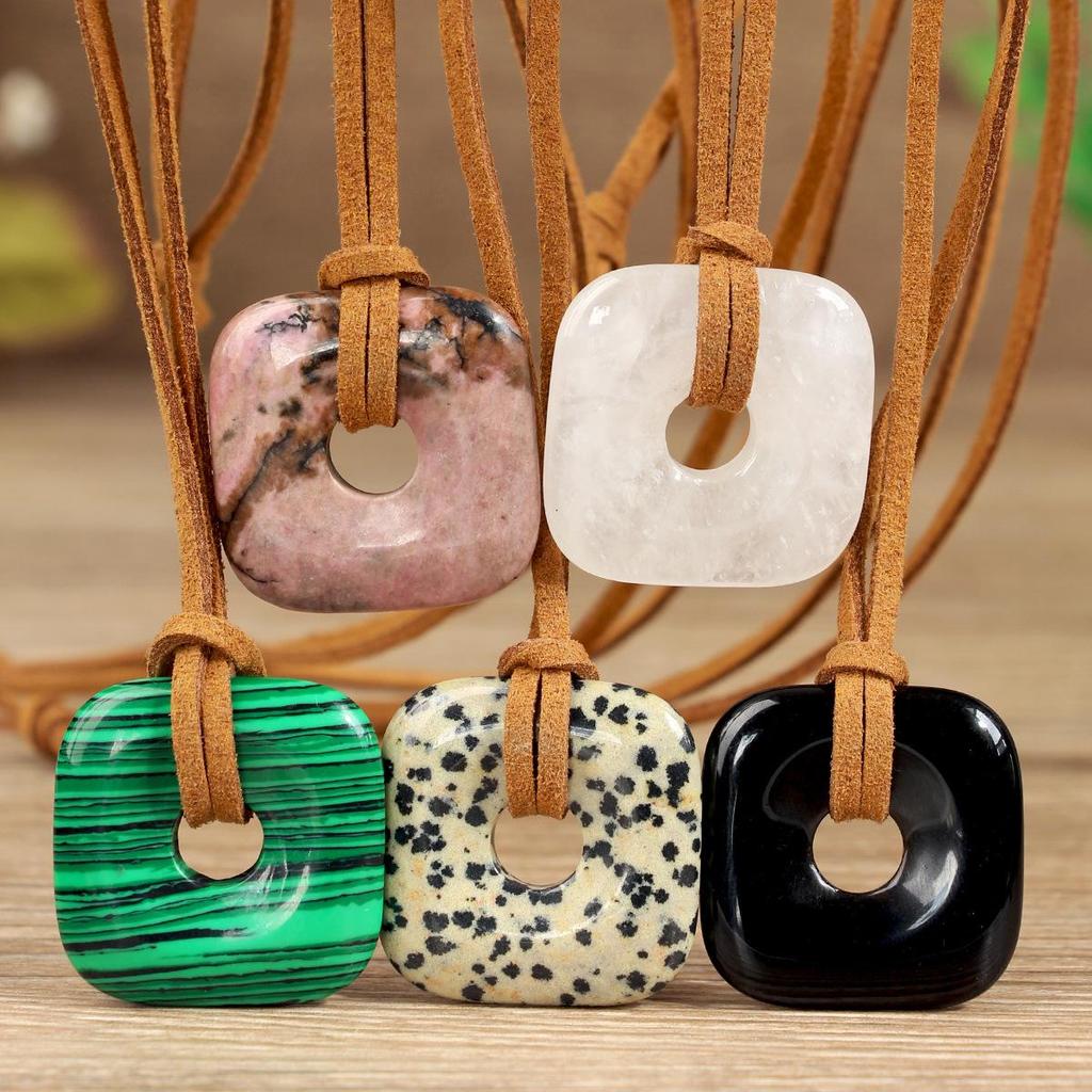 Collana con Ciondolo Quadrato in Pietra Naturale Stile Retro Europeo e Americano con Cordino in Velluto per Donna