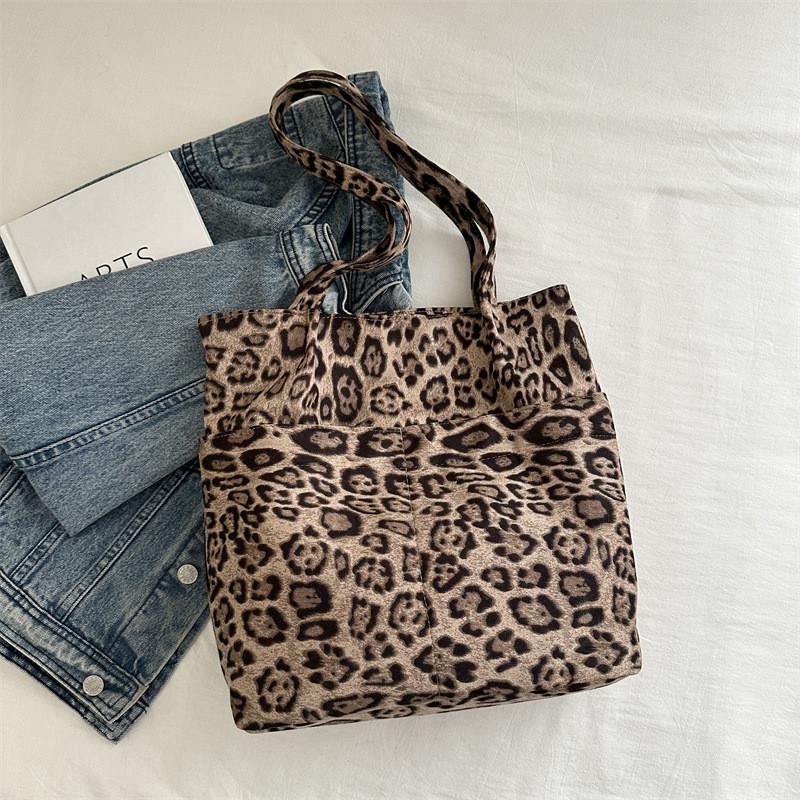 Contemporary Leopard Print Handbag For Women Versatile And Stylish For Daily Fashion Needs хаки