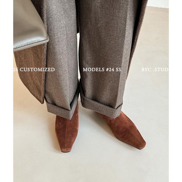 

Inside and outside full leather square head rear zipper short boots 2025 autumn and winter new fashion boots Korean simple retro atmospheric women s b 39