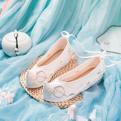 Chasing the Moon: 2021 Spring/Summer Ancient Hanfu Style Women's Shoes - Soft-Soled, Height-Enhancing, Upturned Bow Design