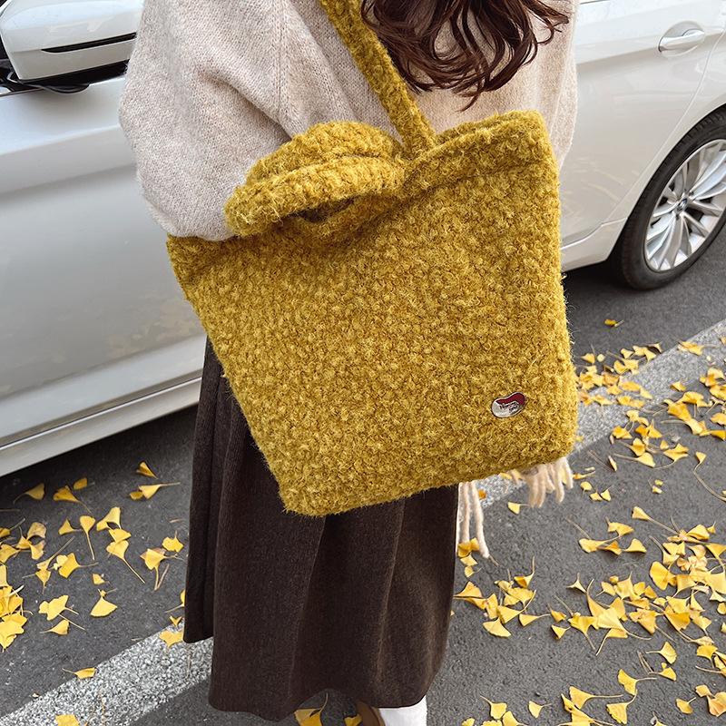 Neue Plüsch-Umhängetasche im Lazy-Wind-Stil, Herbst- und Wintermode, Handtasche, lässige Damen-Arbeits-Pendeltasche mit großem Fassungsvermögen