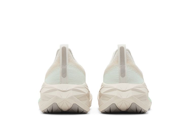 Asics Damen Novablast 4 'Oatmeal Moonrock'