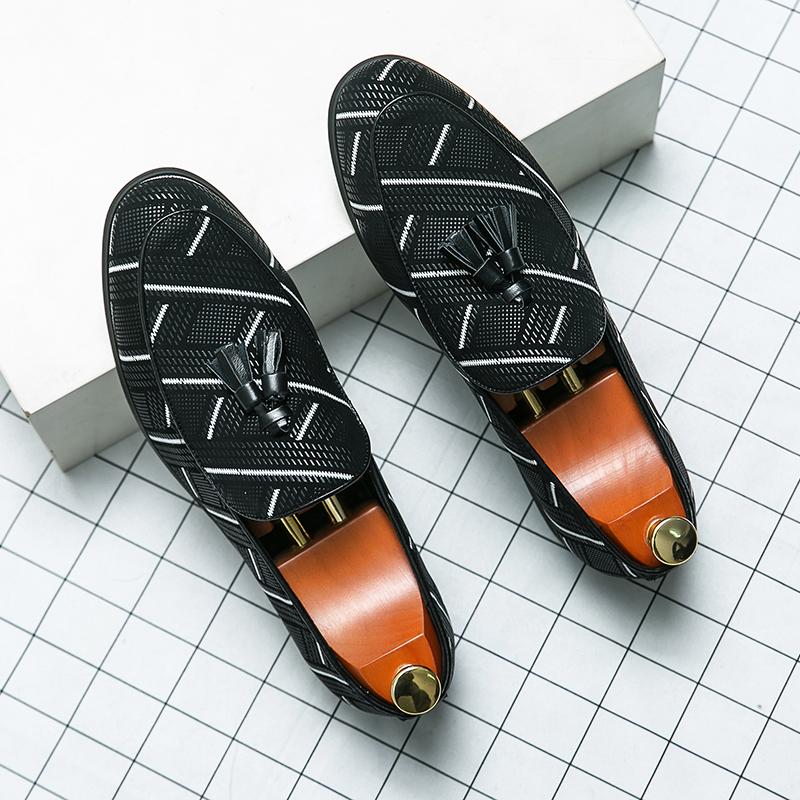 Fashion Street Style Men's Casual Shoes All-match Outdoor Male Loafers New Fashion Comfortable Man Slip On Flats Moccasins Driving Shoes