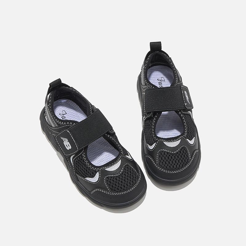 2025 Summer Children's Breathable Mesh Sandals - Soft Sole, Closed-Toe Sports Style for Boys & Girls