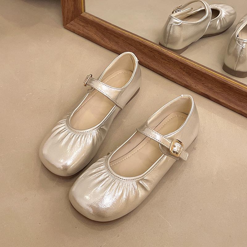 

Pleated flats women s summer new with skirt round head Mary Jane single shoes small leather shoes 40 шампанского
