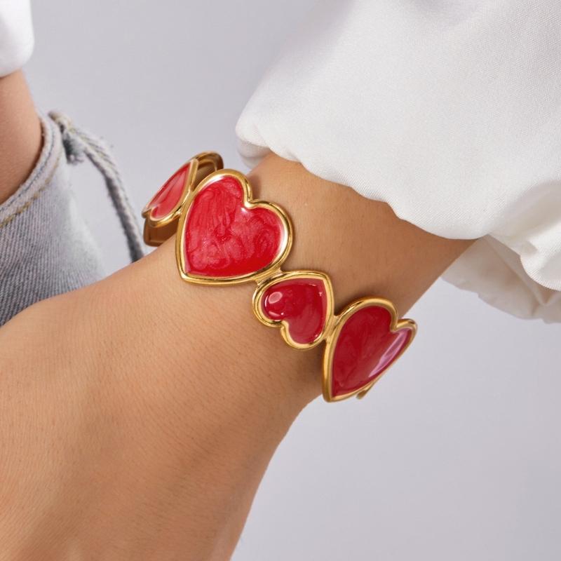 Elegant Geometric Love Shape Stainless Steel Cuff Bracelet Gold Tone Perfect for Women Fashion Jewelry and Gift Ideas