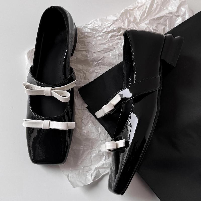 Fashion Sweet Square Toe Bow Mary Jane Shoes Women Patent Leather Shallow Slide Sandals Comfortable Square Heel Designer Brand Sandals